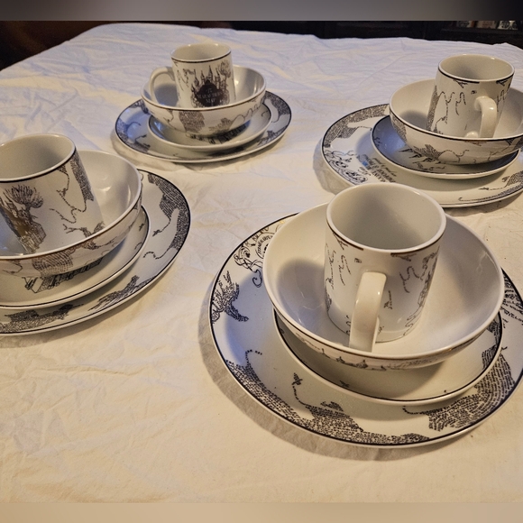 Marauders Map Dinnerware Set For 4 - Picture 1 of 8